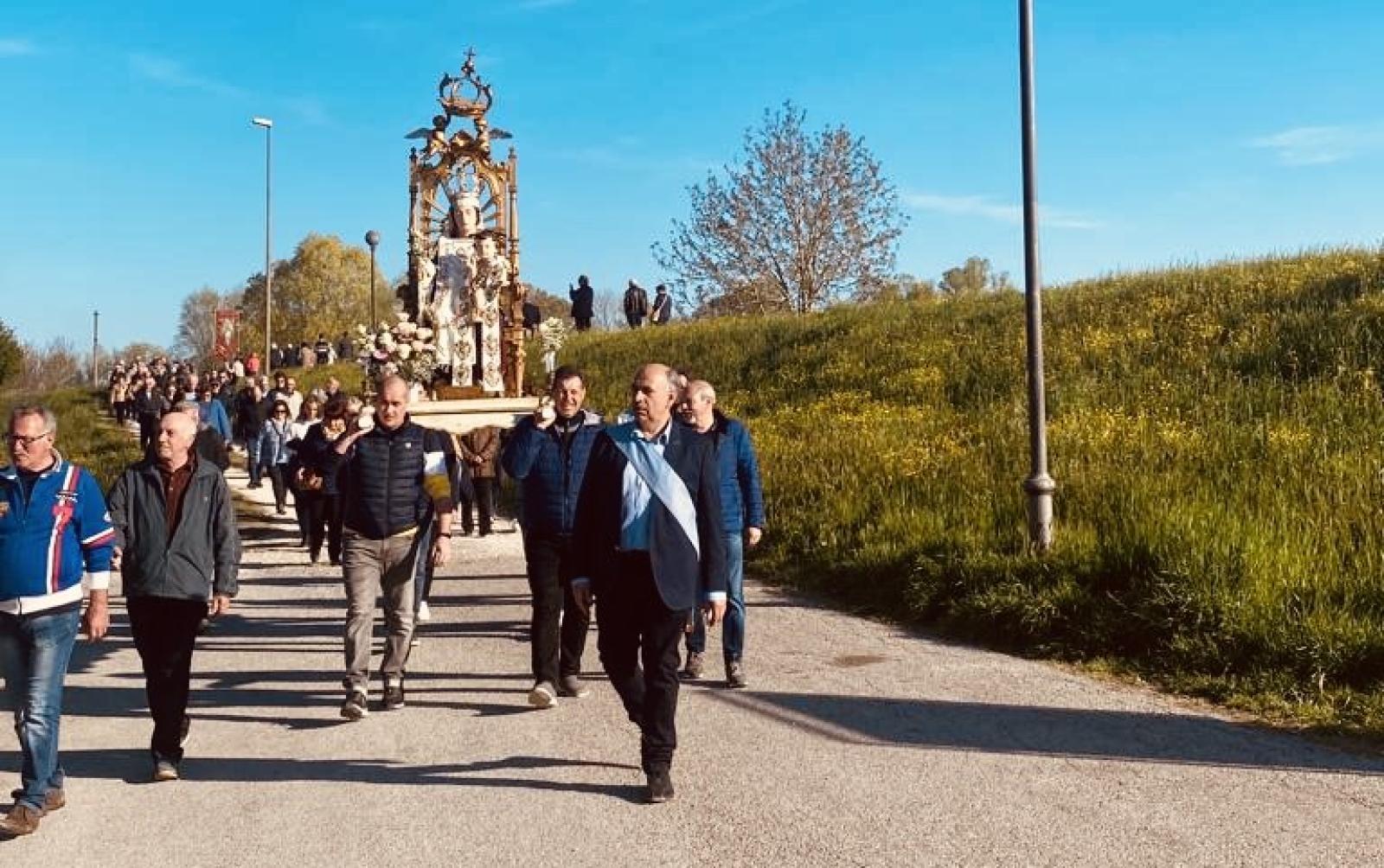 Rottanova, attende la Processione