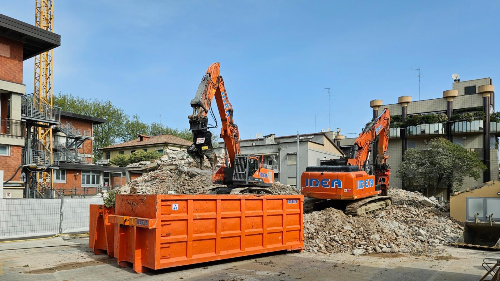 Distretto di via Cappuccina: terminata la demolizione dell'"ex Ced", 