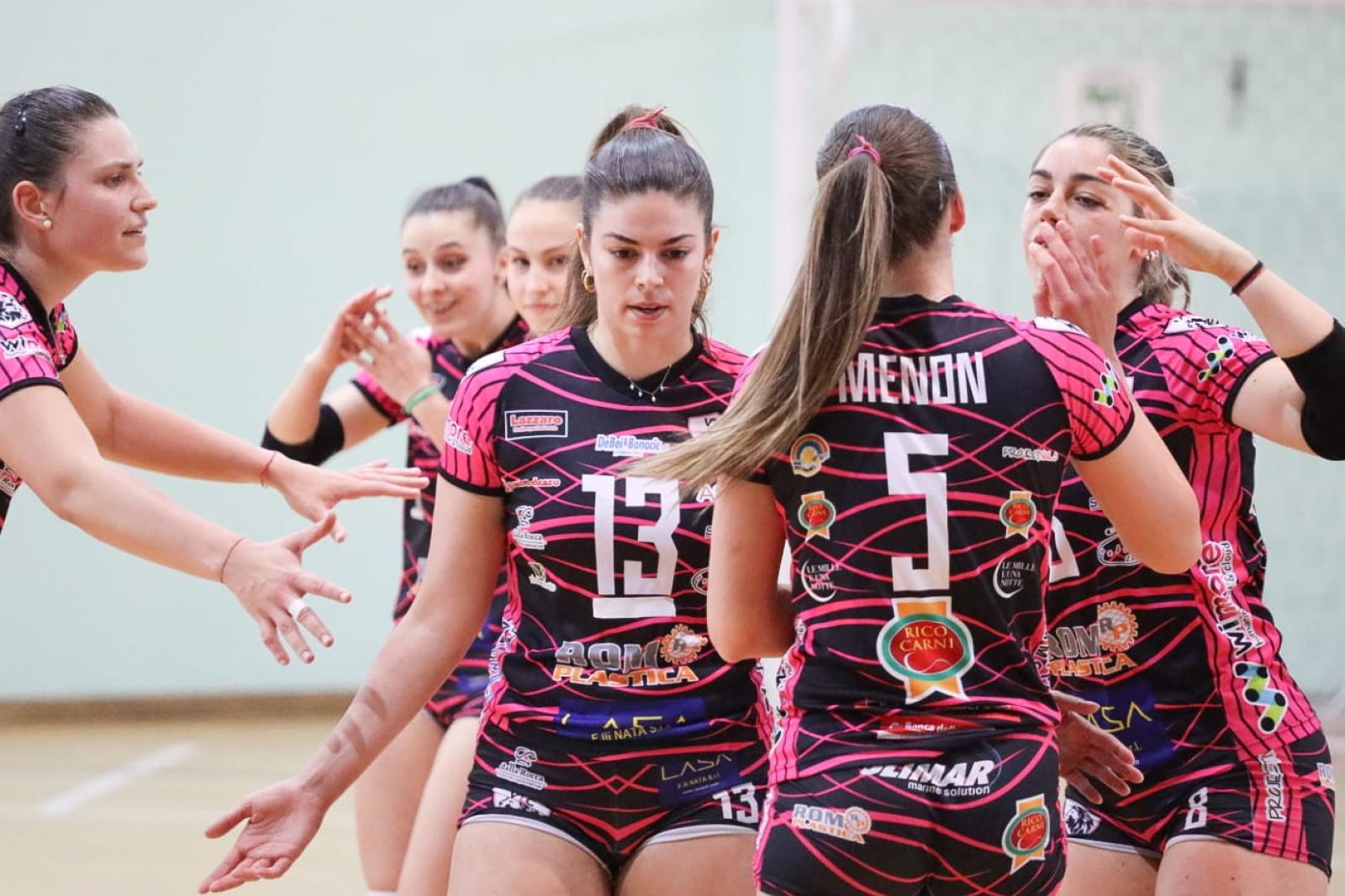 La VLC Rom Plastica  perde contro la compagine di Crema Volley al tie break.