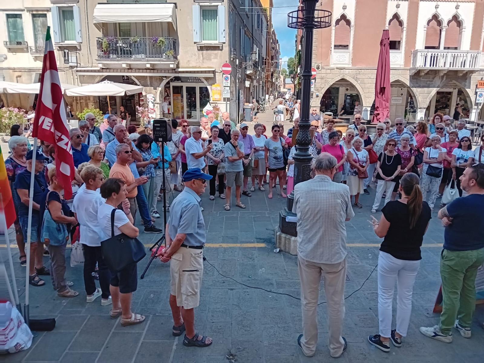 Aumenti tari sindacati esclusi dal confronto