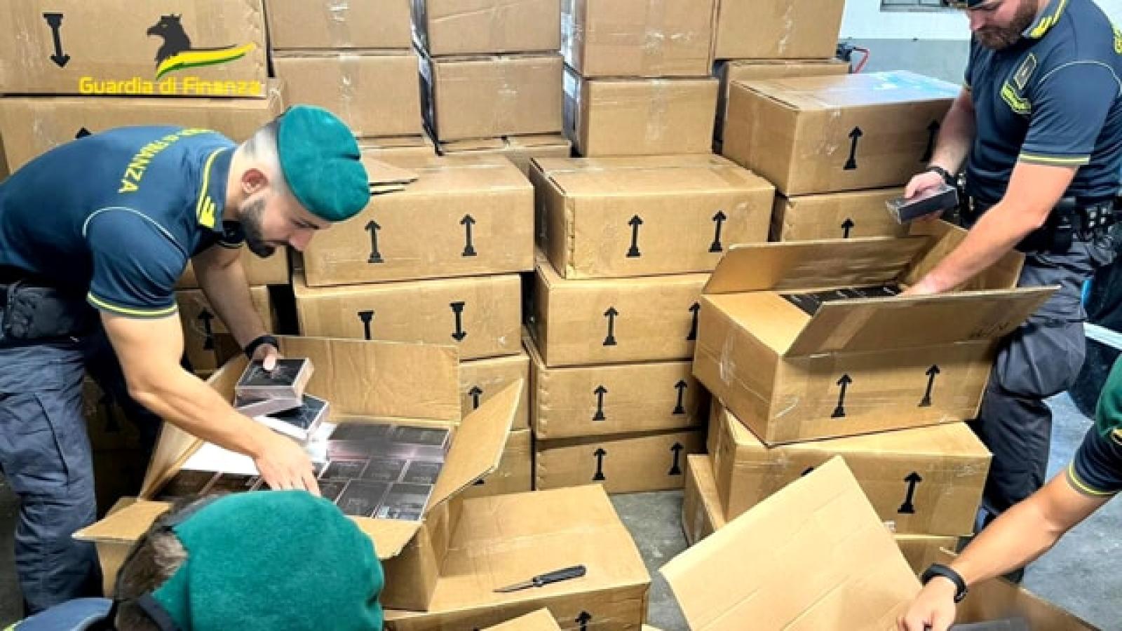 Profumi contraffatti: un viaggio nel mondo della falsificazione e delle sue conseguenze