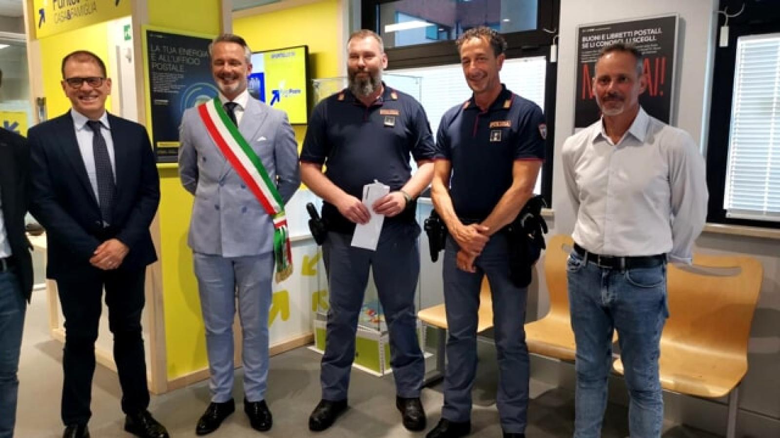 Il passaporto si fa in Posta