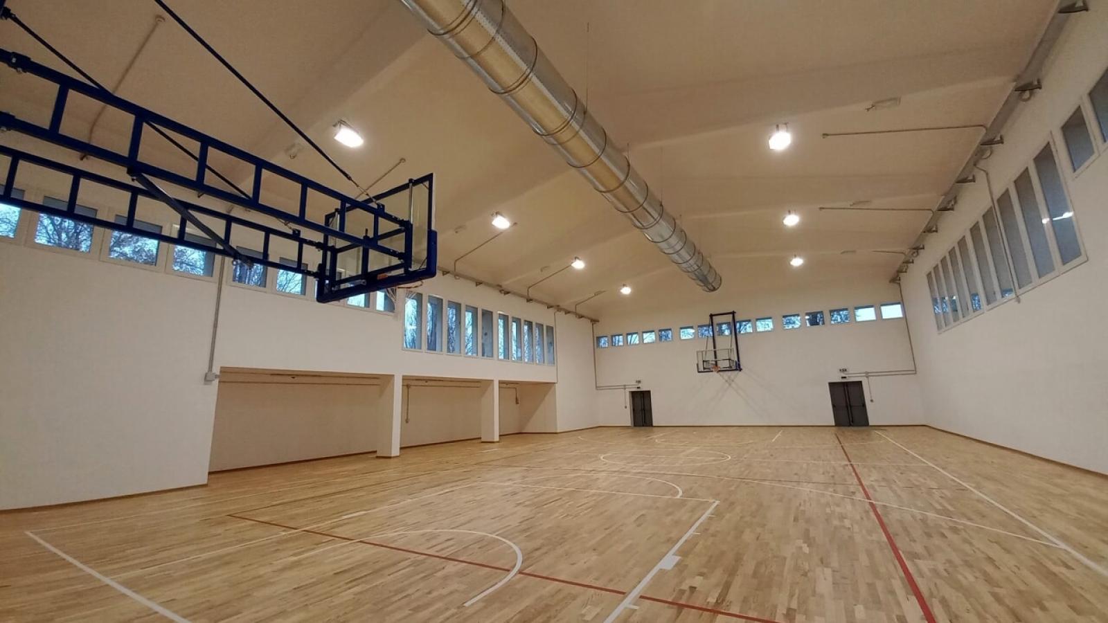 Riapre dopo 20 anni la palestra in ristrutturazione