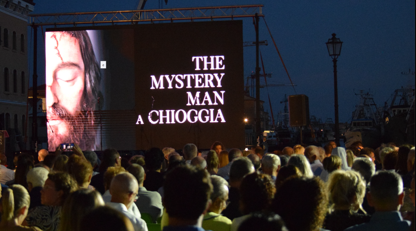 Mystery Man non paga la luce