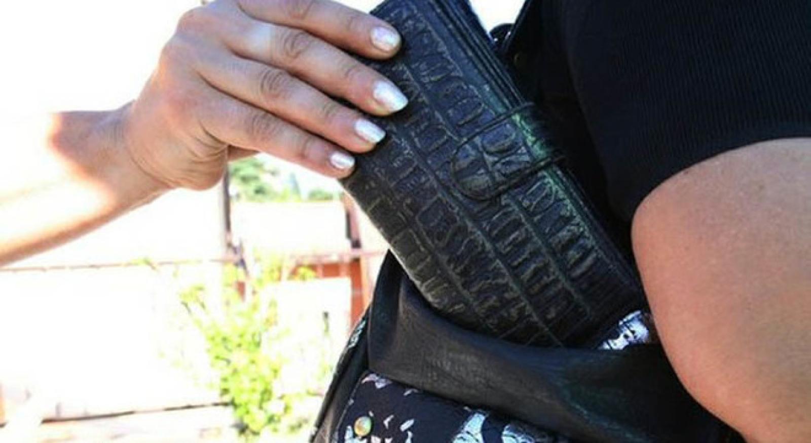 Turista derubata a Venezia: la prontezza di spirito sventa il furto e porta alla denuncia della borseggiatrice