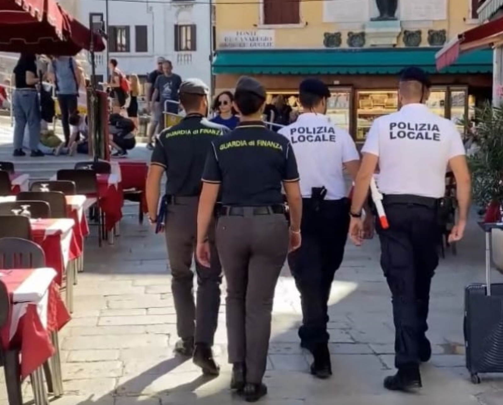 Aggressioni e violenza nel cuore di Venezia: un pugno che racconta una storia pi&ugrave; complessa