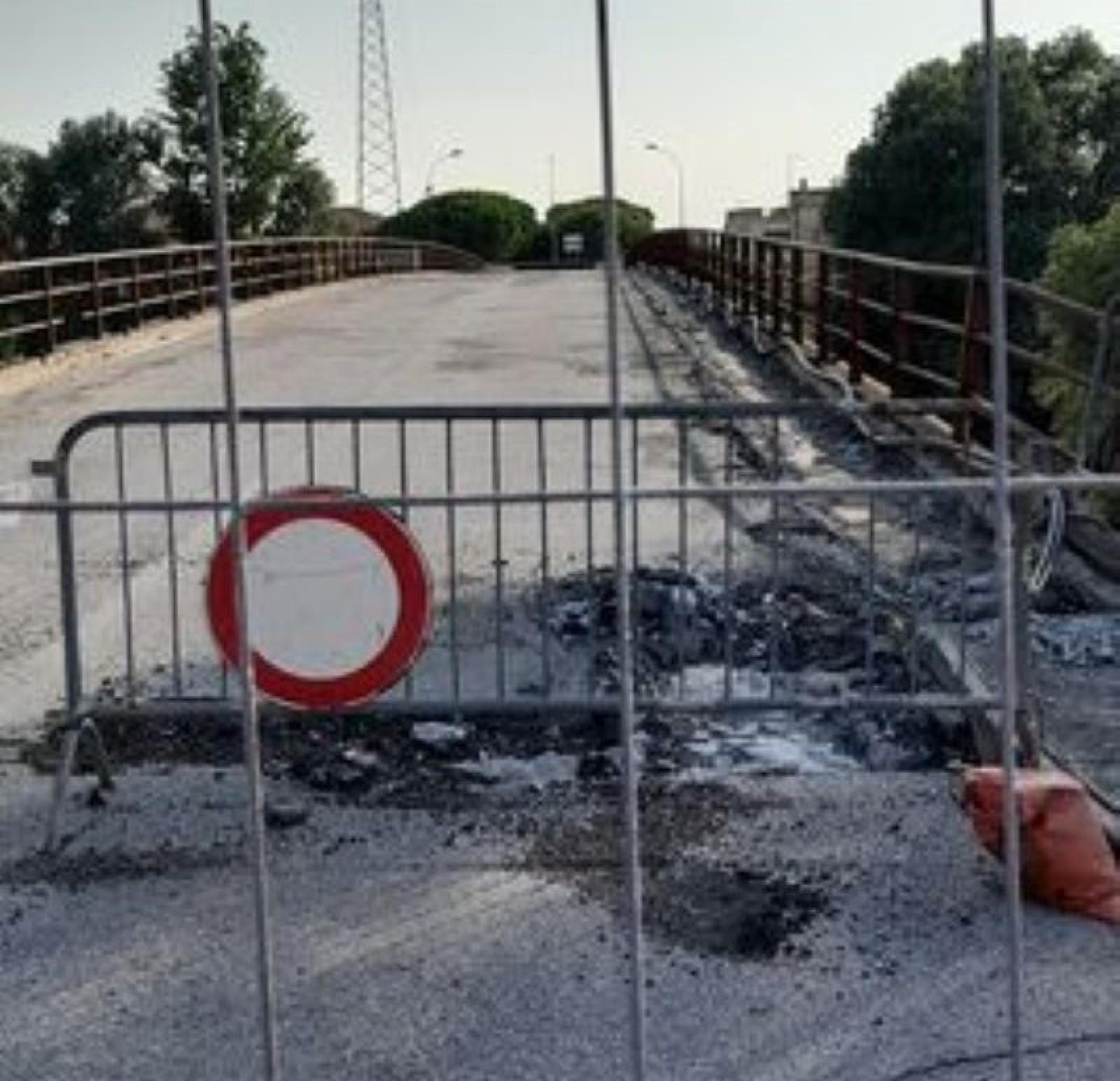 Proroga lavori, la causa una tubatura