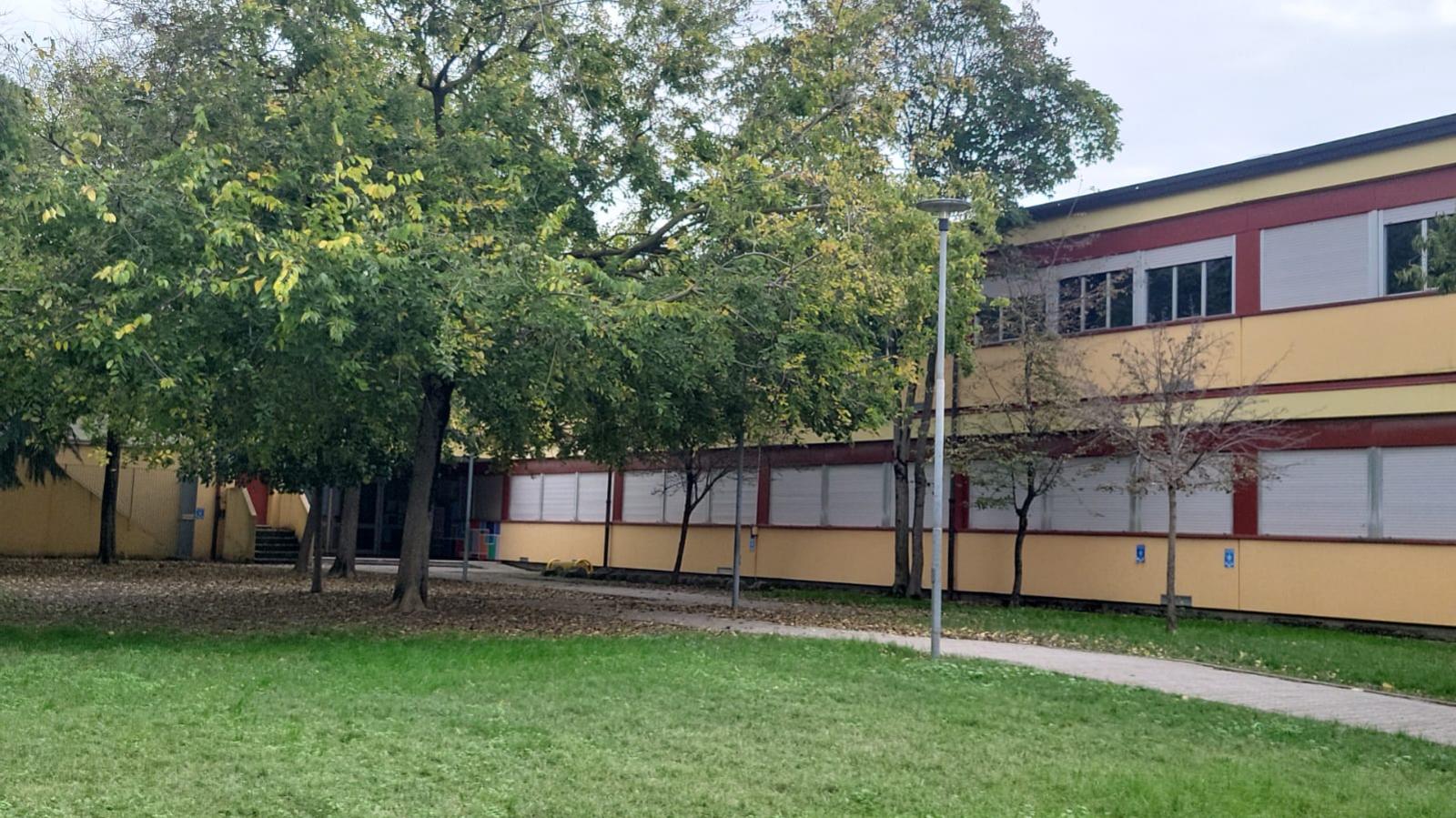 Primaria "Don Milani": mensa piccola e ci piove