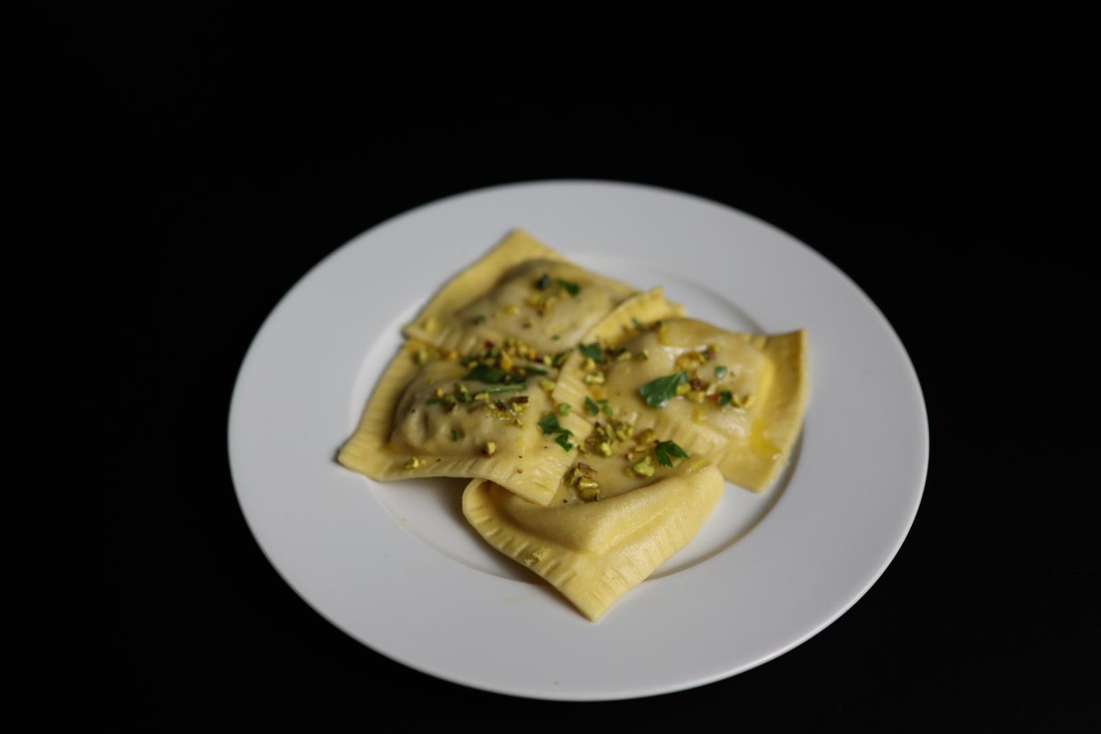 Alghe marine, burro di nocciola, il granchio blu diventa gourmet