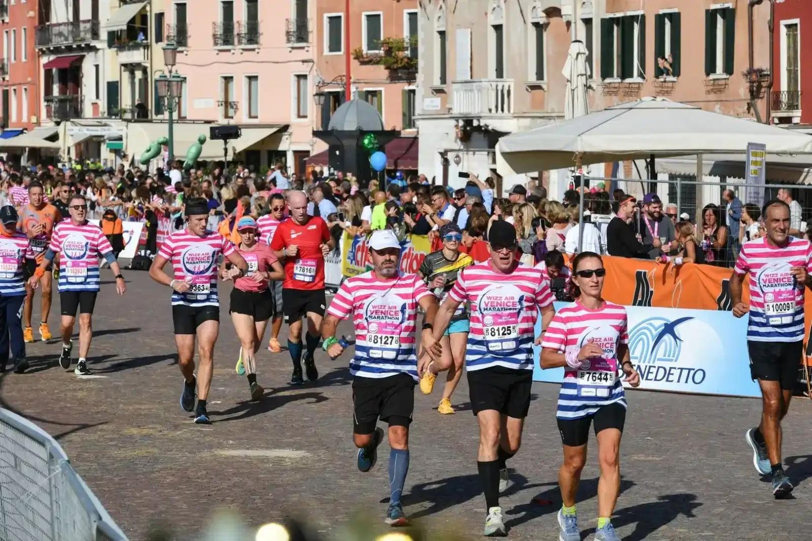 Maratona di Venezia, partecipazione record
