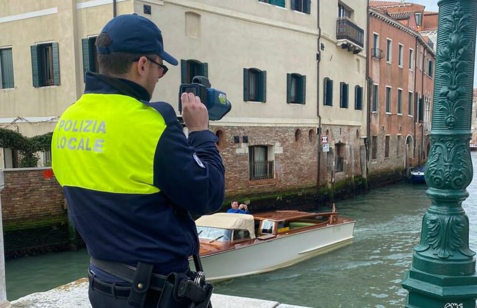 Dal 1 agosto parte il "barcavelox"