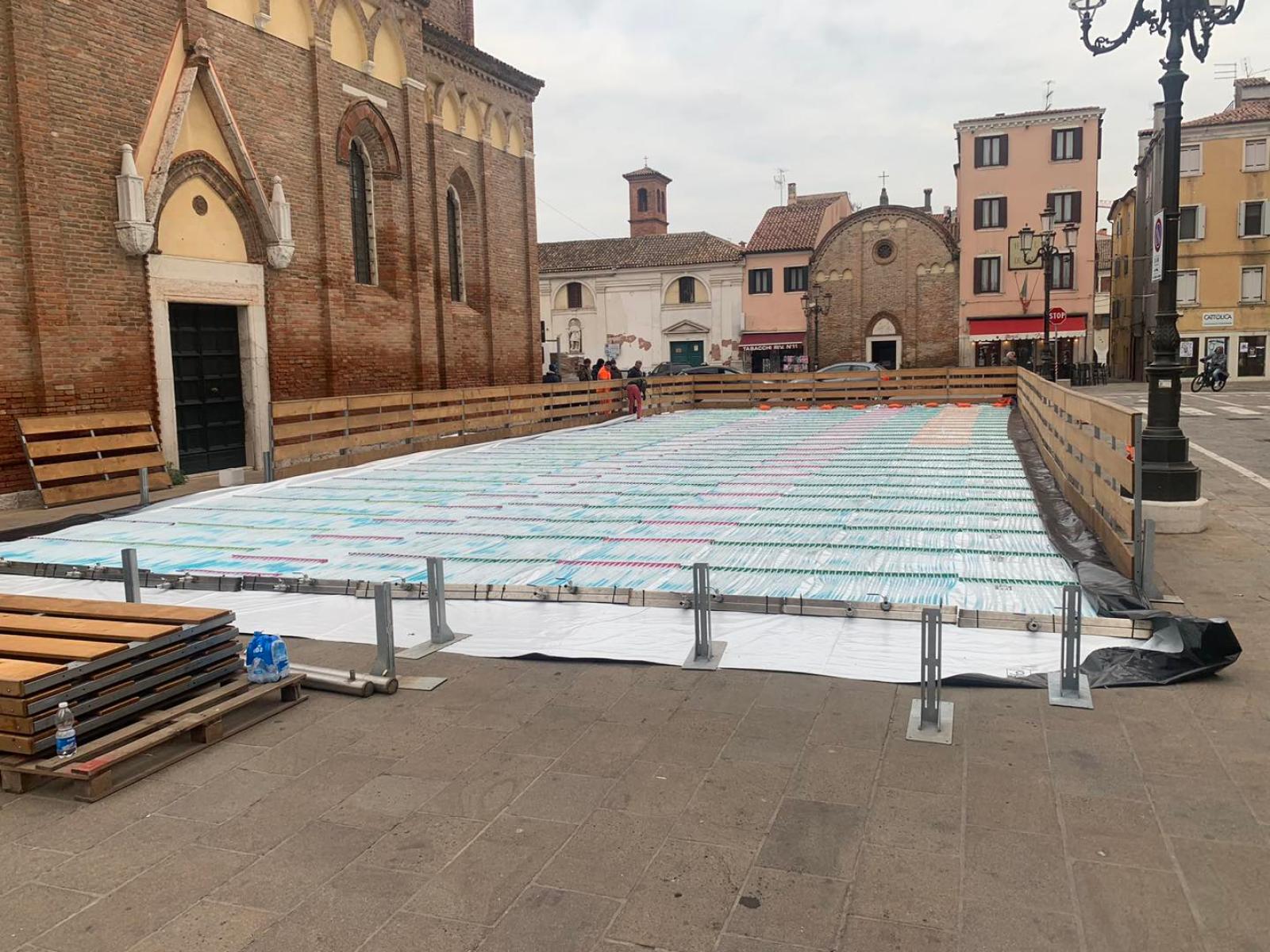 La citt&agrave; si accende di Natale