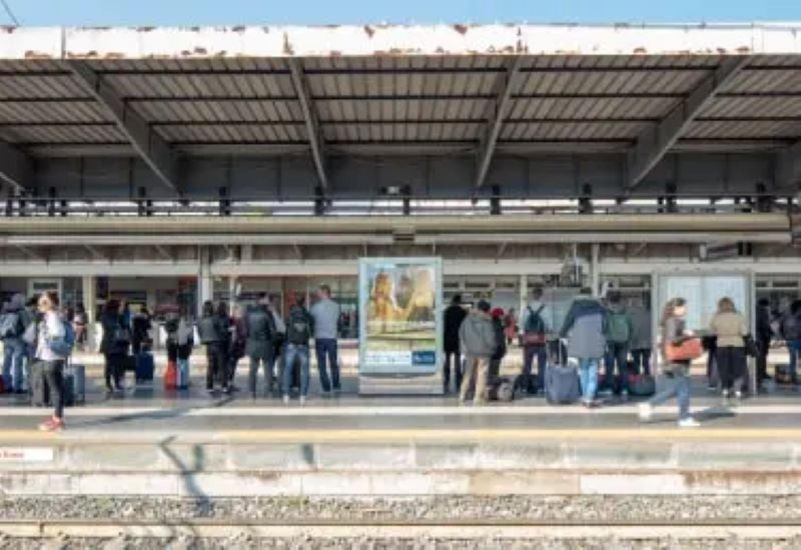 Guasto agli impianti blocca stazione e treni a Mestre