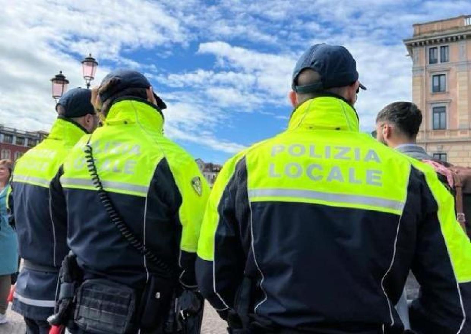 Cinque borseggiatrici bloccate dalla polizia locale