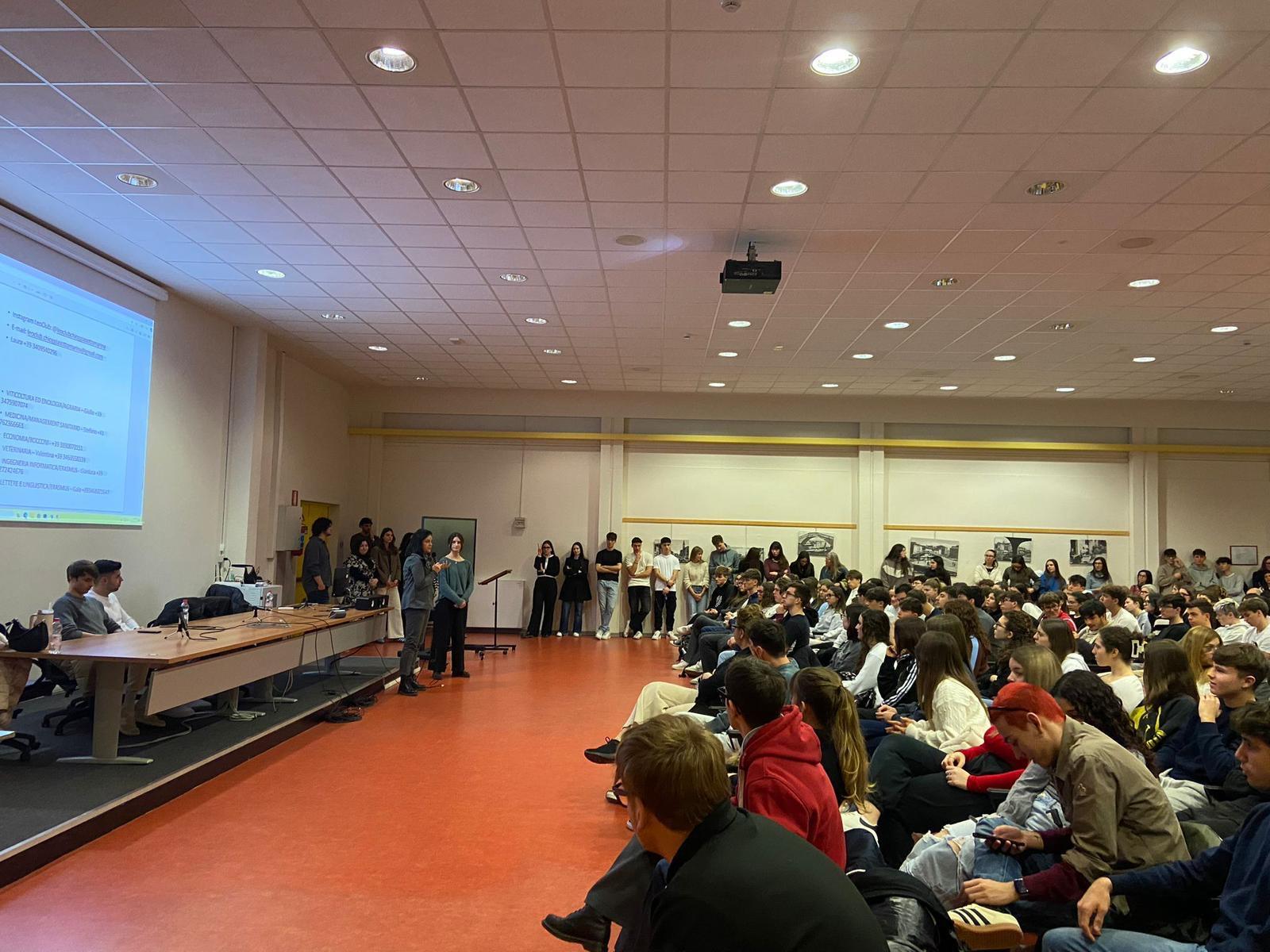 Gli &ldquo;ex&rdquo; tornano in classe