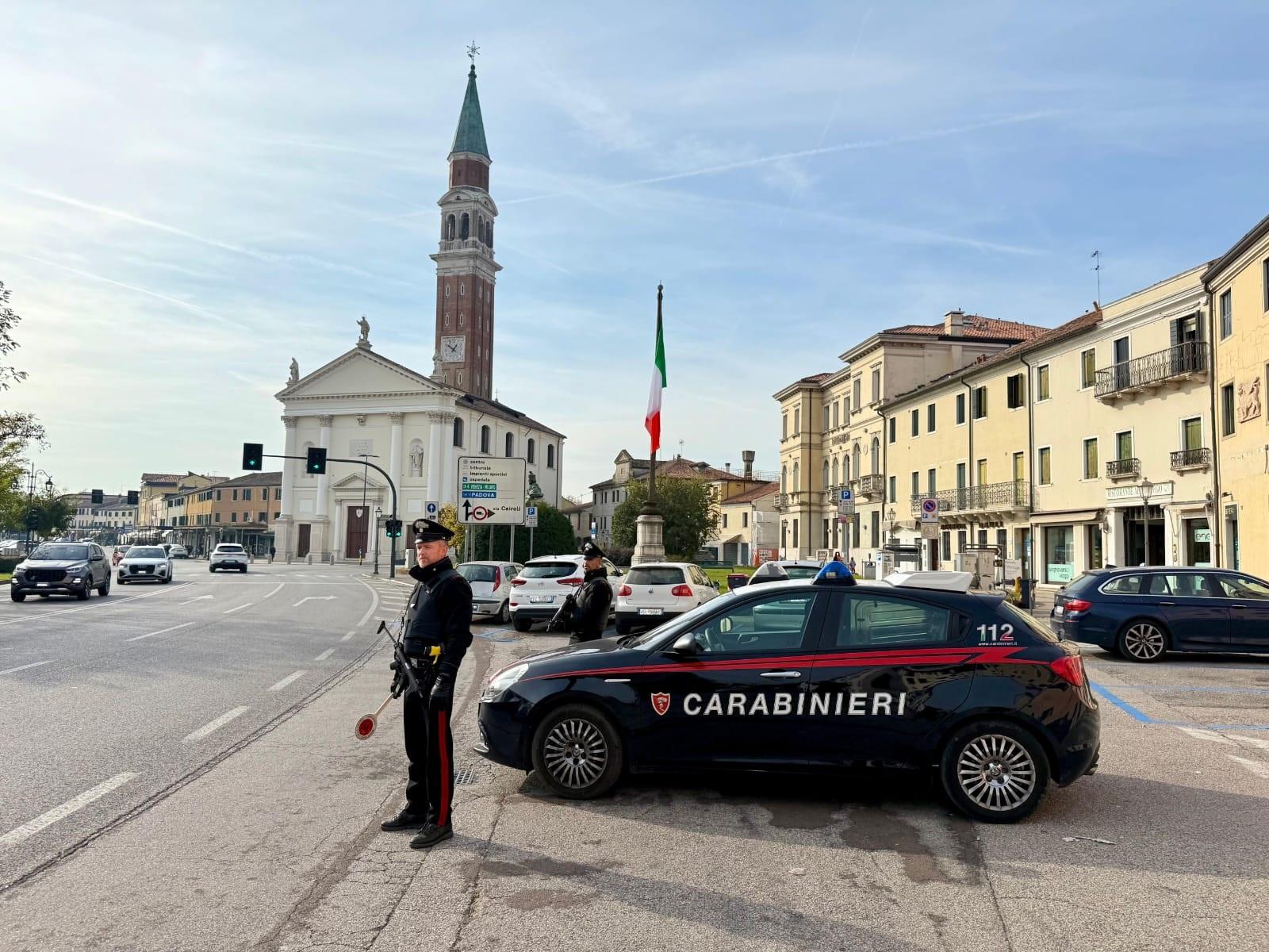 Furto in un'azienda, arrestato 18enne