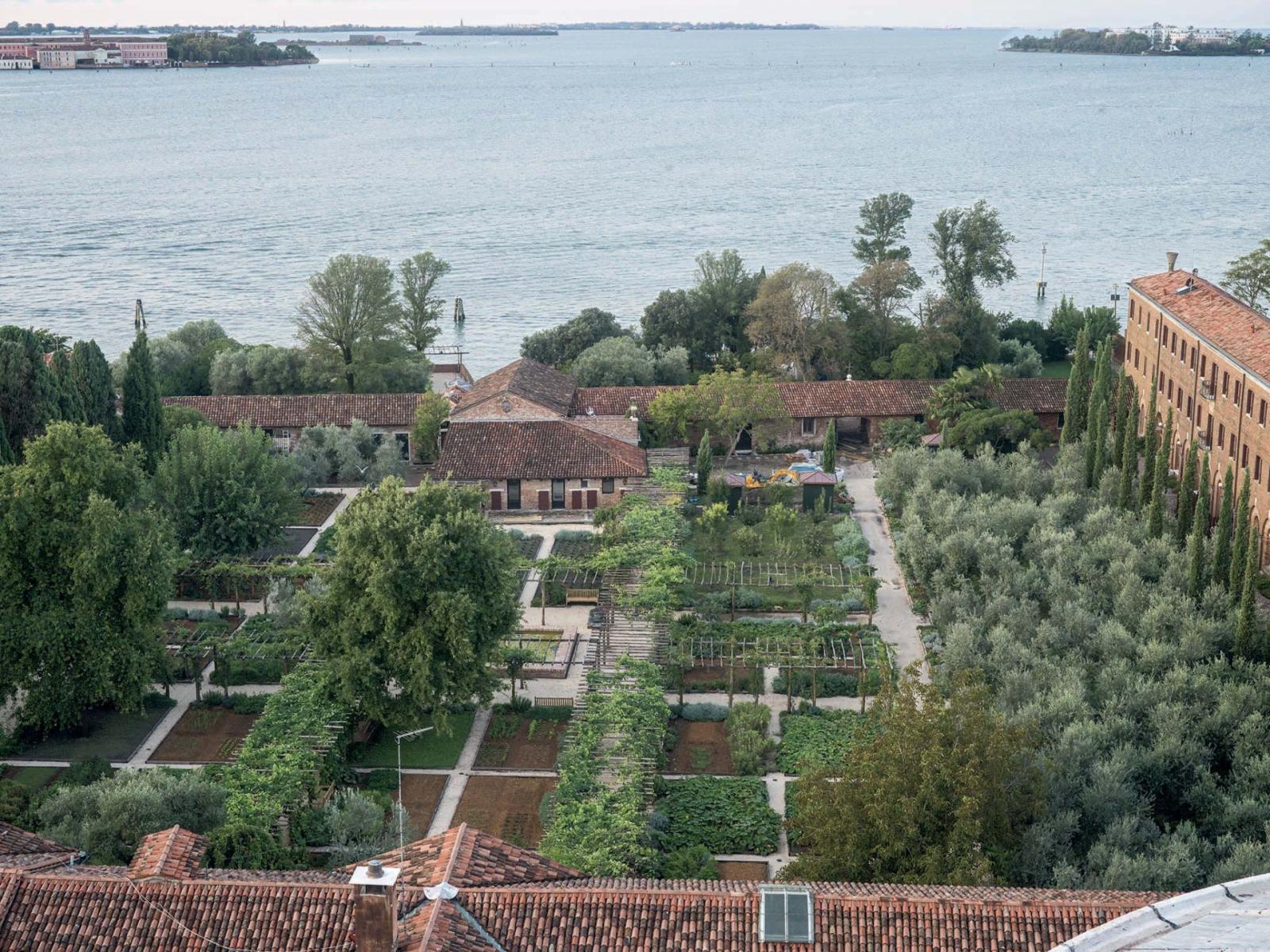 Il Rinascimento Verde di Venezia: L'Orto Giardino del Santissimo Redentore Riapre al Pubblico