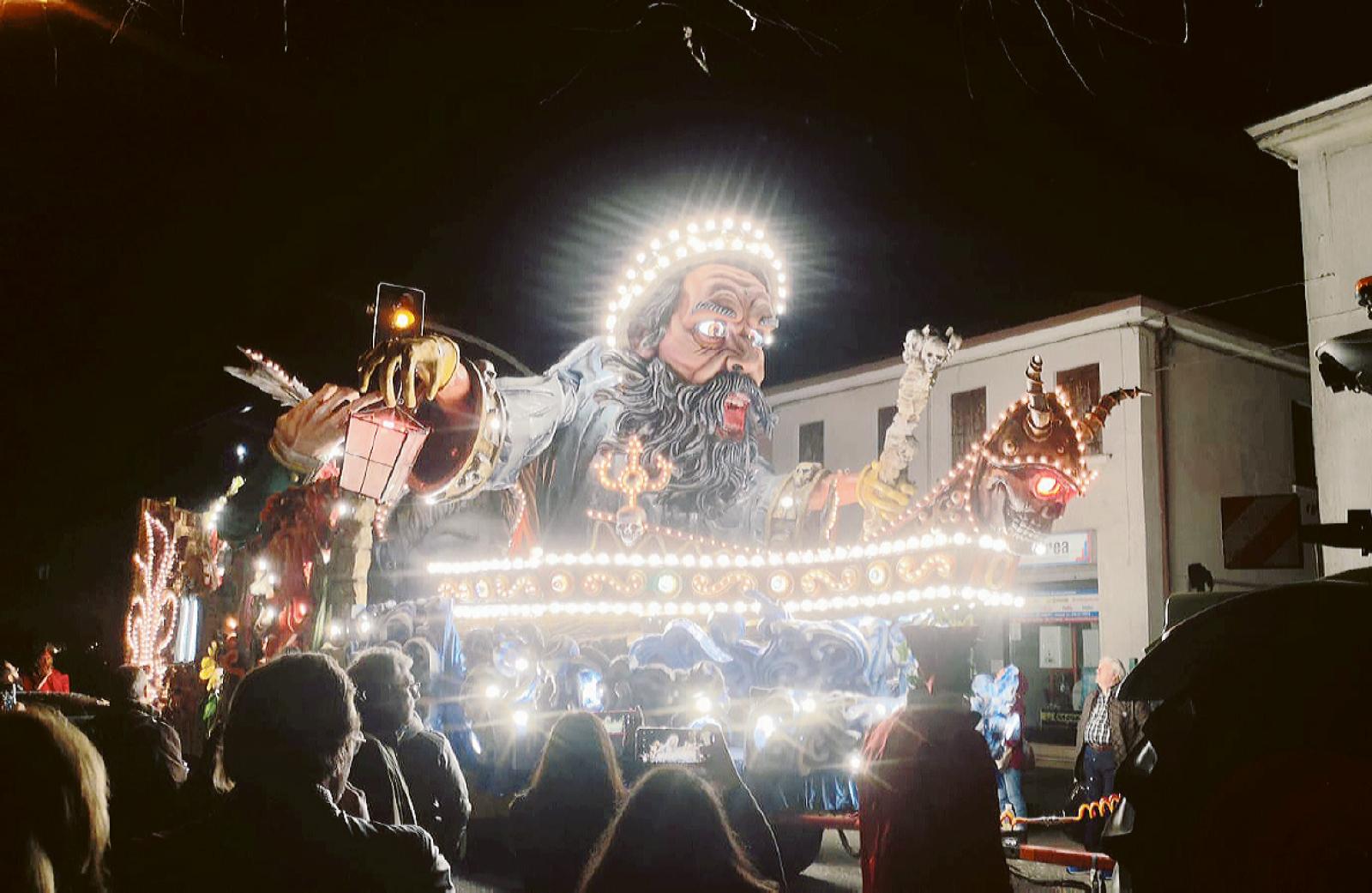 Il maltempo ferma la festa in citt&agrave;