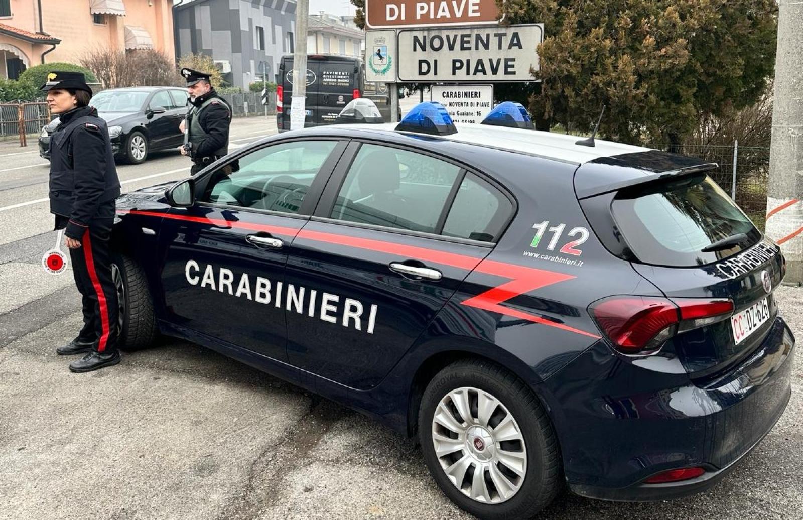 Furto  in un outlet, arrestati quattro stranieri
