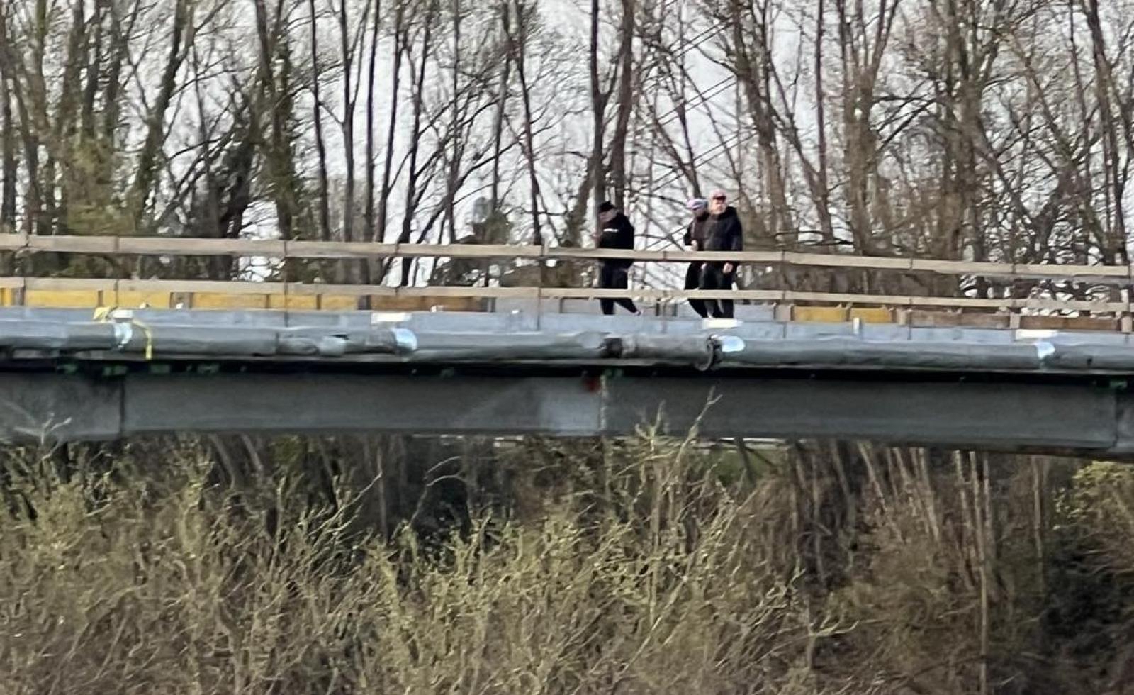 Il ponte &egrave; chiuso ma non per tutti