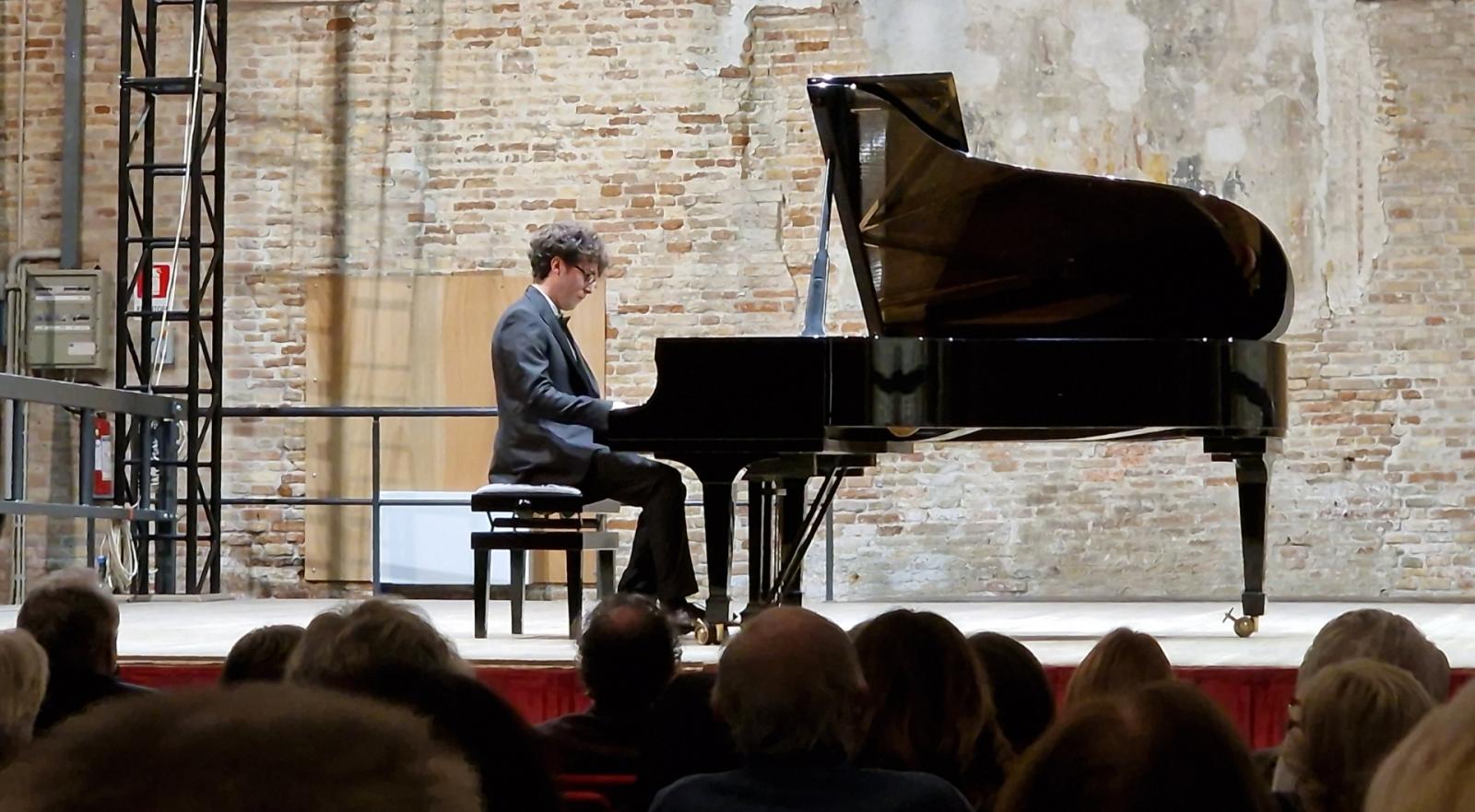 Bergamasco incanta la citt&agrave;