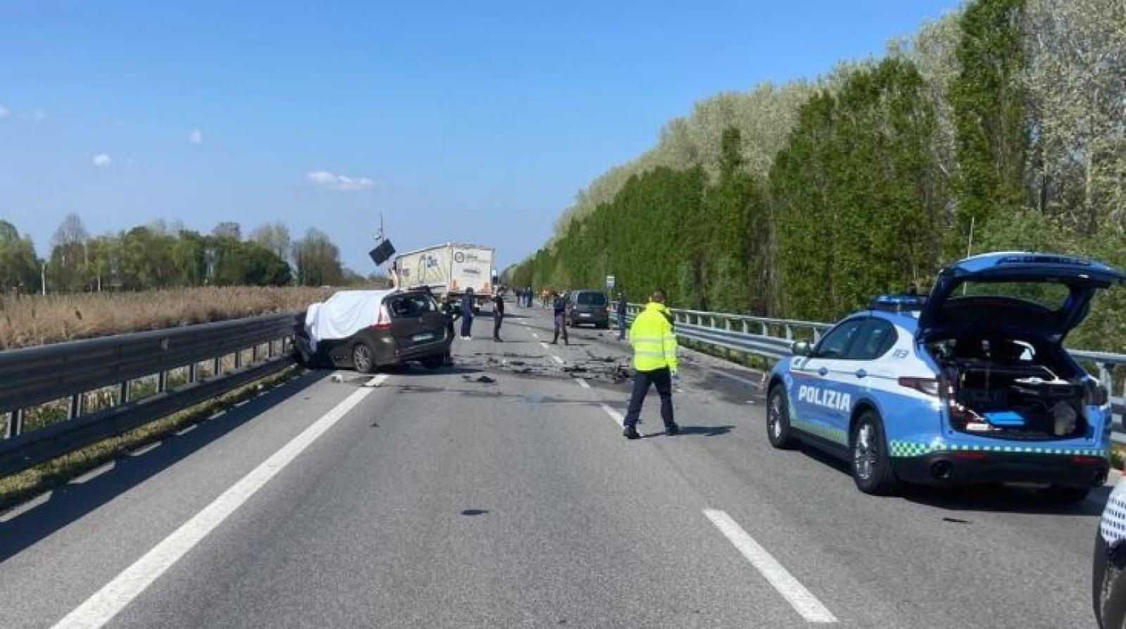 Tragedia sulla Romea: scontro fatale tra auto e camion a Rosara di Codevigo