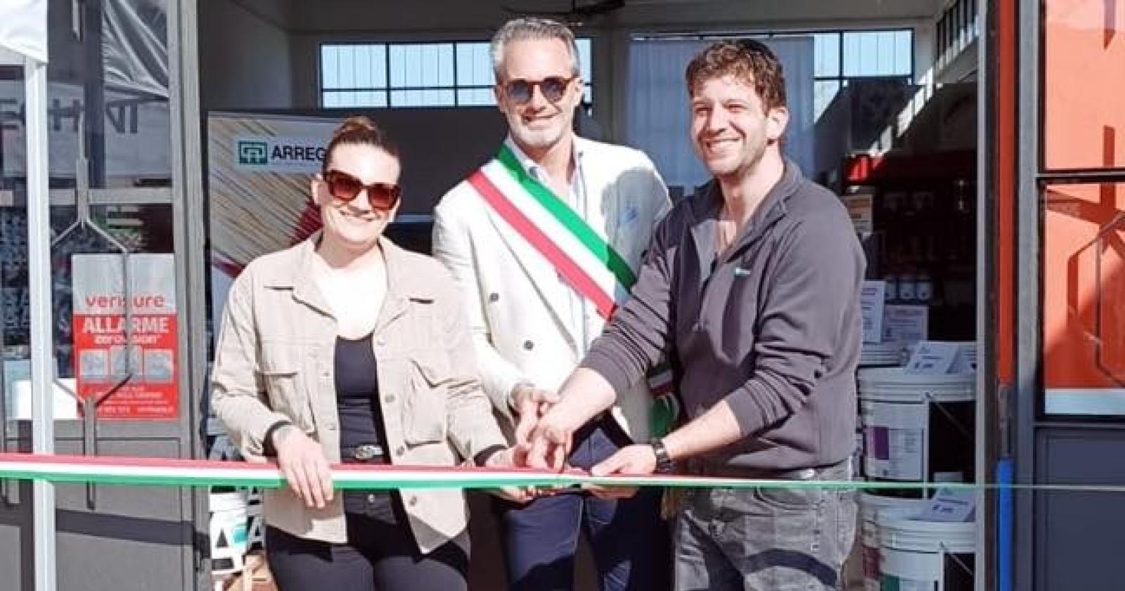 Eleonora ed Elia si espandono: inaugura il nuovo colorificio