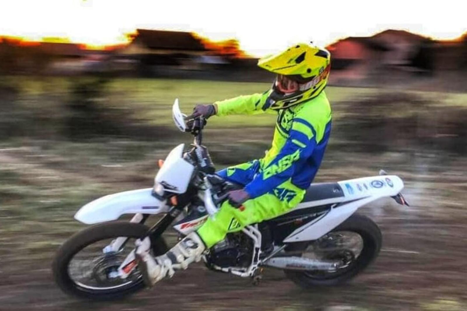 Tragedia al campionato regionale di motocross: la comunit&agrave; piange Filippo Morello