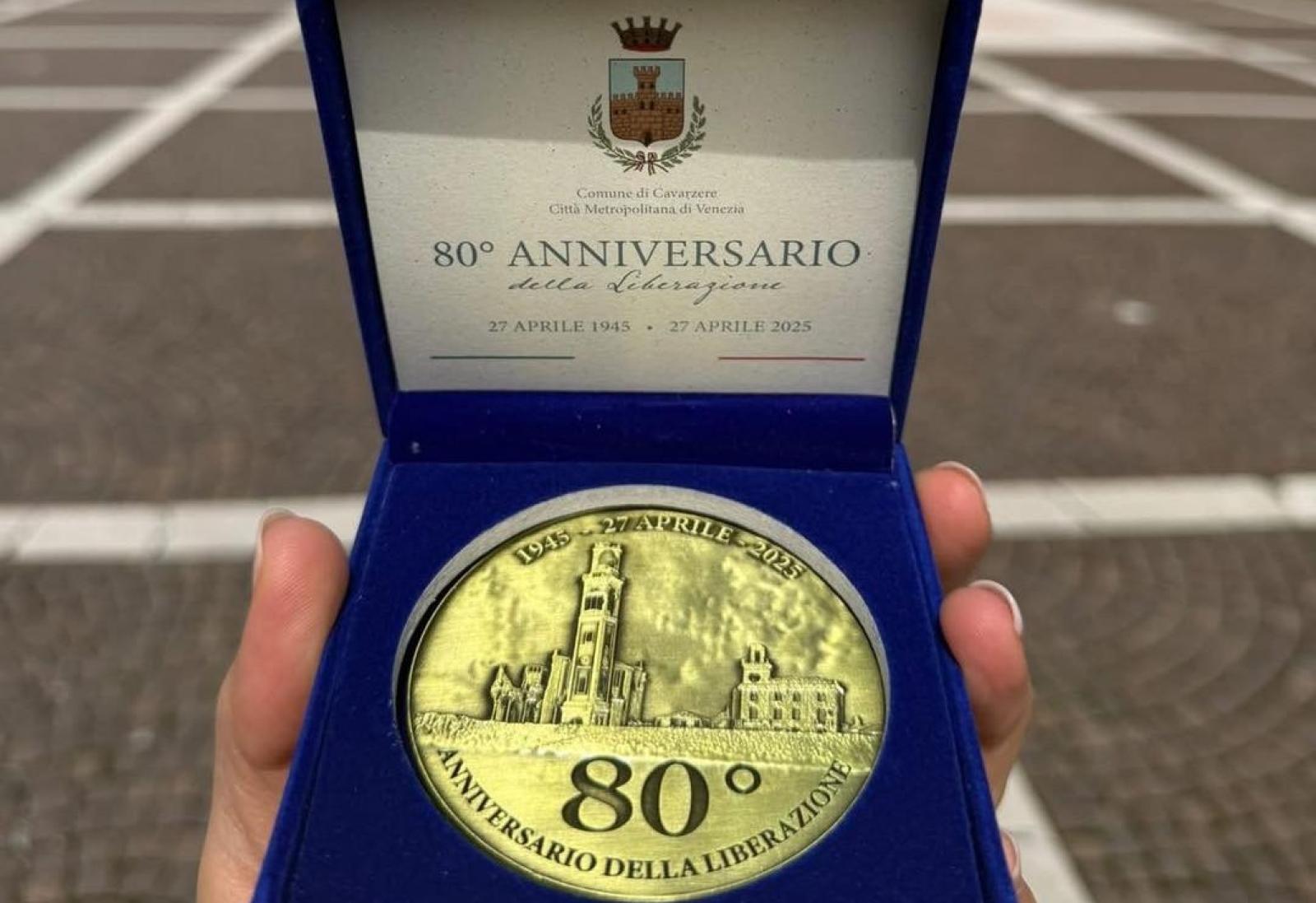 80&deg;, in vendita le medaglie