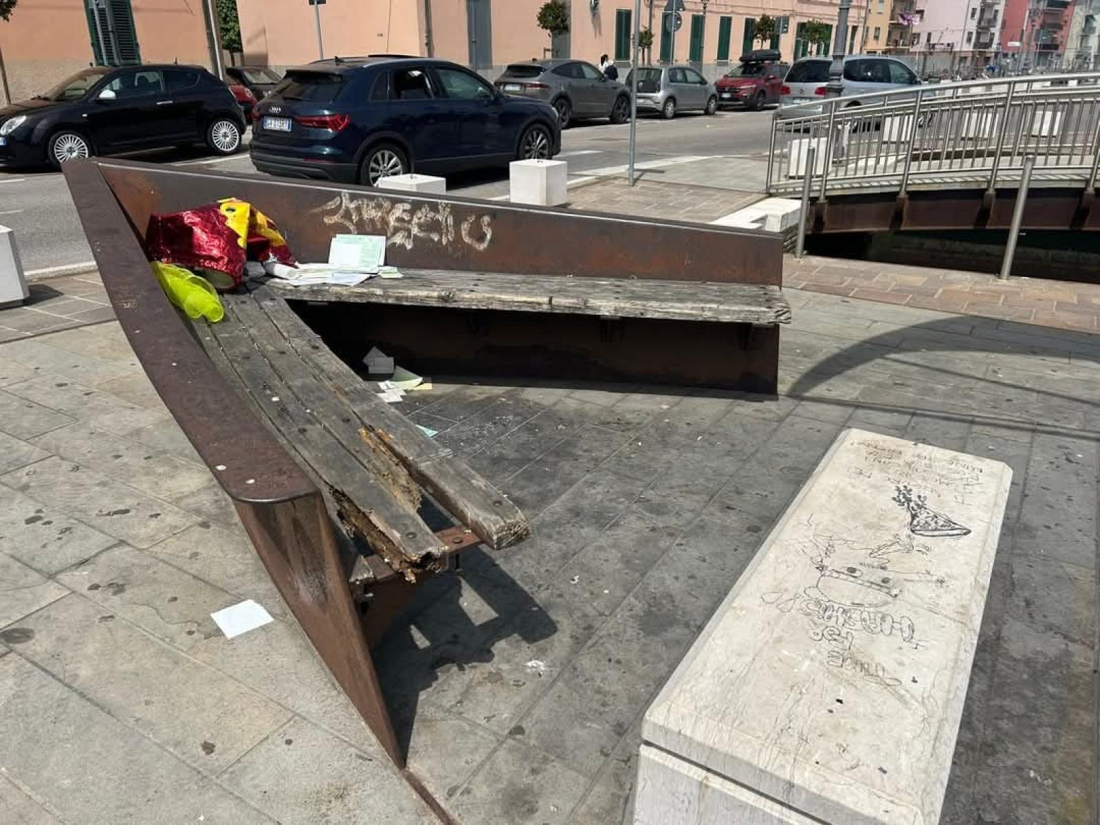 Panchine, presto il ripristino