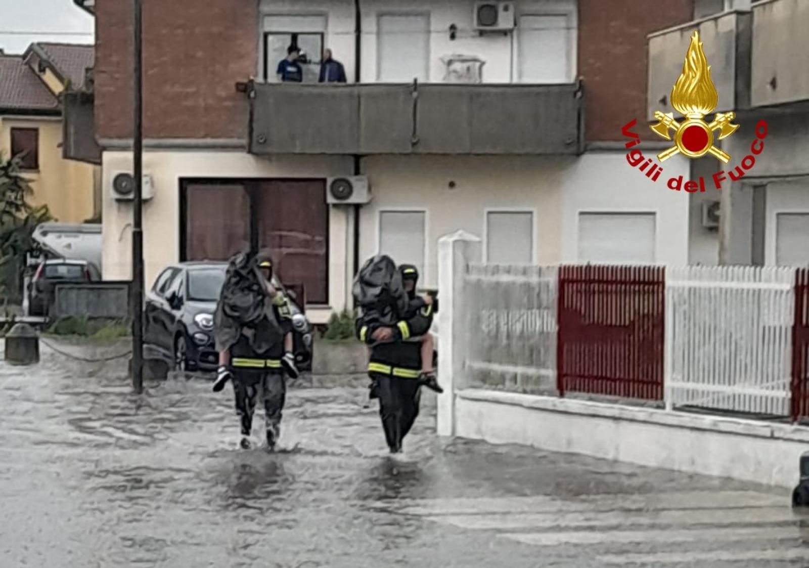 Bomba d&rsquo;acqua, la citt&agrave; si allaga