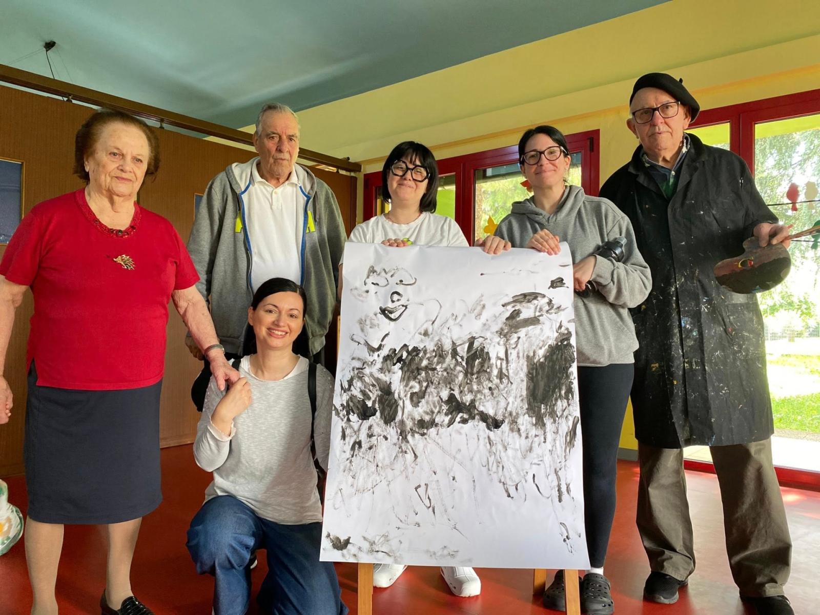 I nonni in visita al nido una festa che celebra l&rsquo; arte