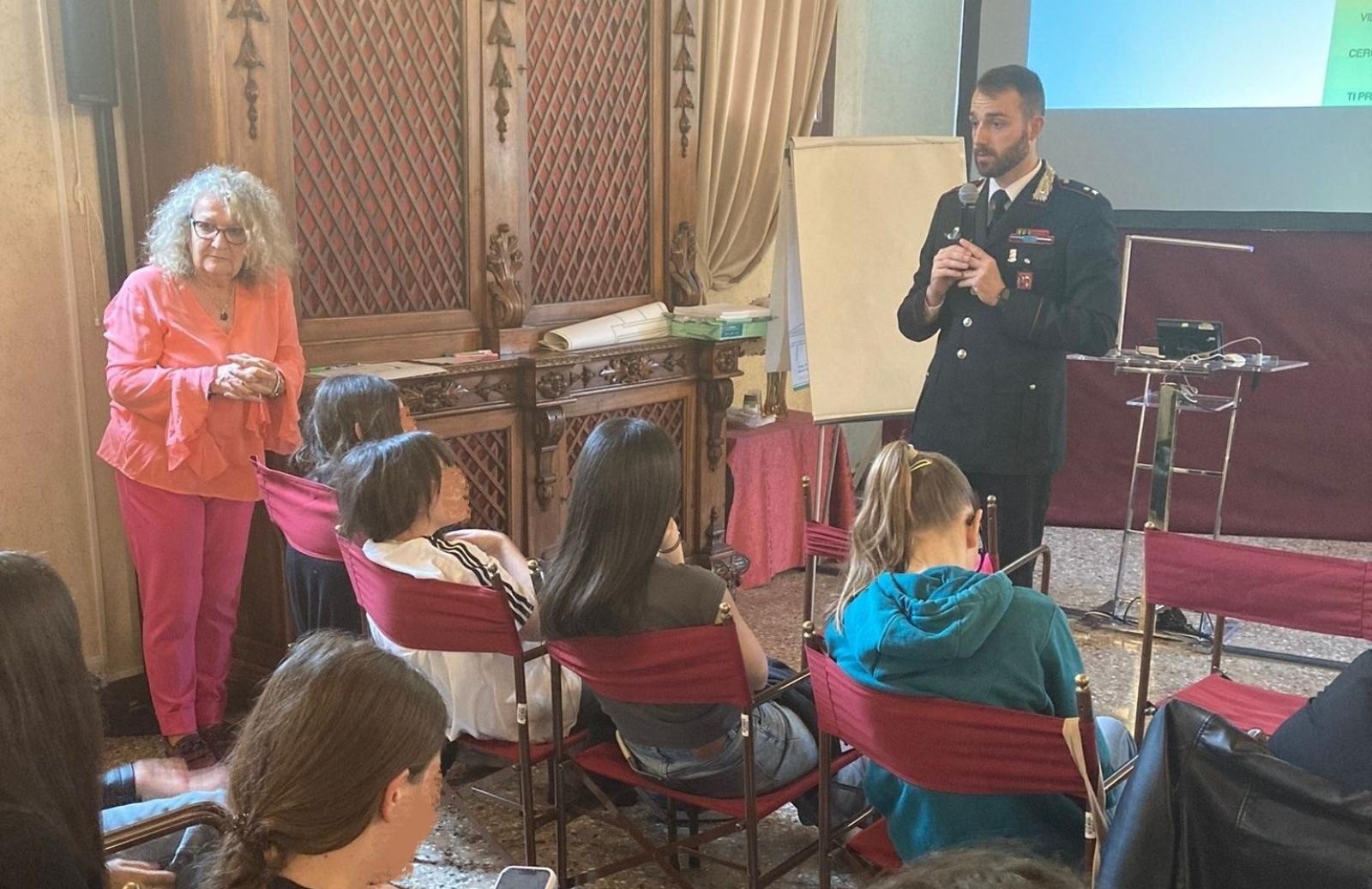 Bullismo e cyber-bullismo: i Carabinieri incontrano gli studenti