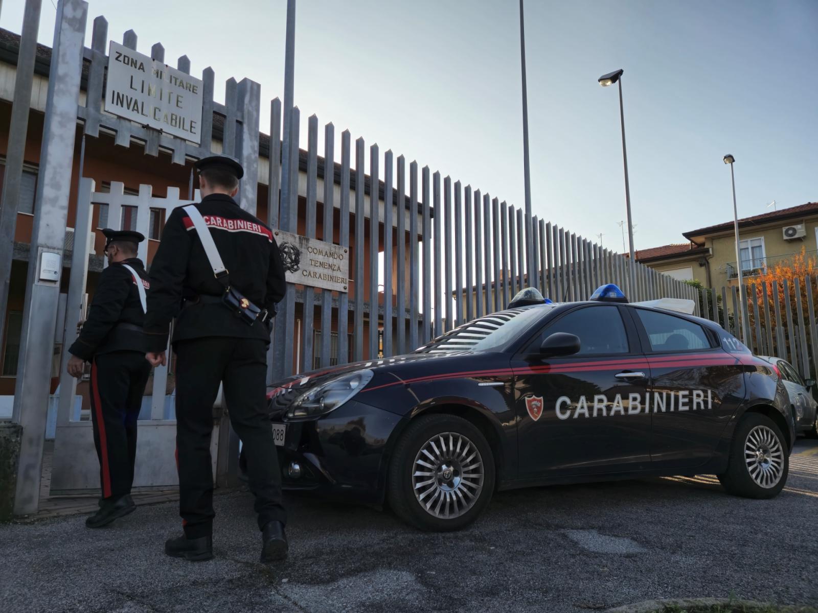 Furto di rame in azienda: arrestati due uomini