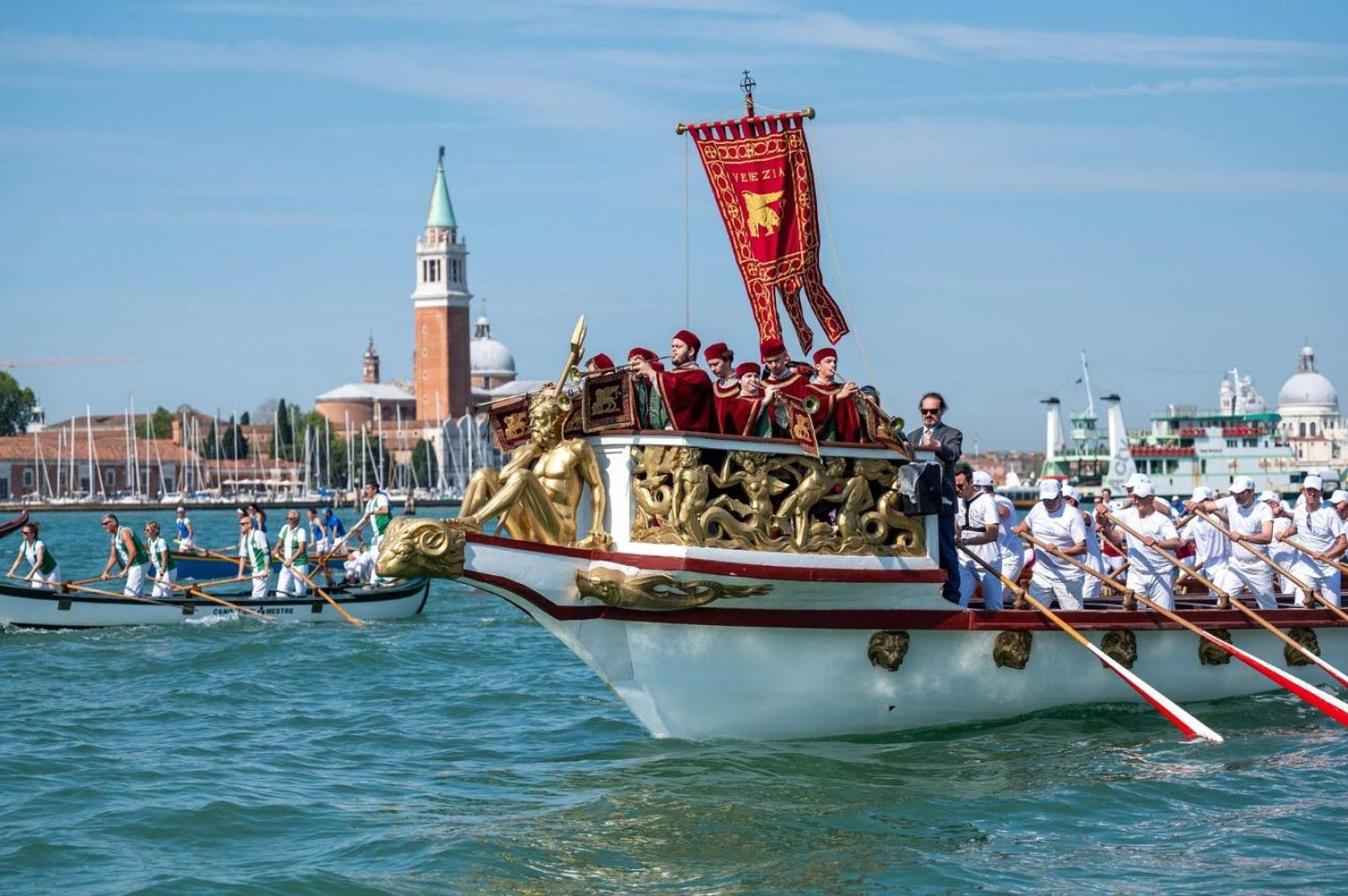 Venezia rinnova il suo legame col mare: