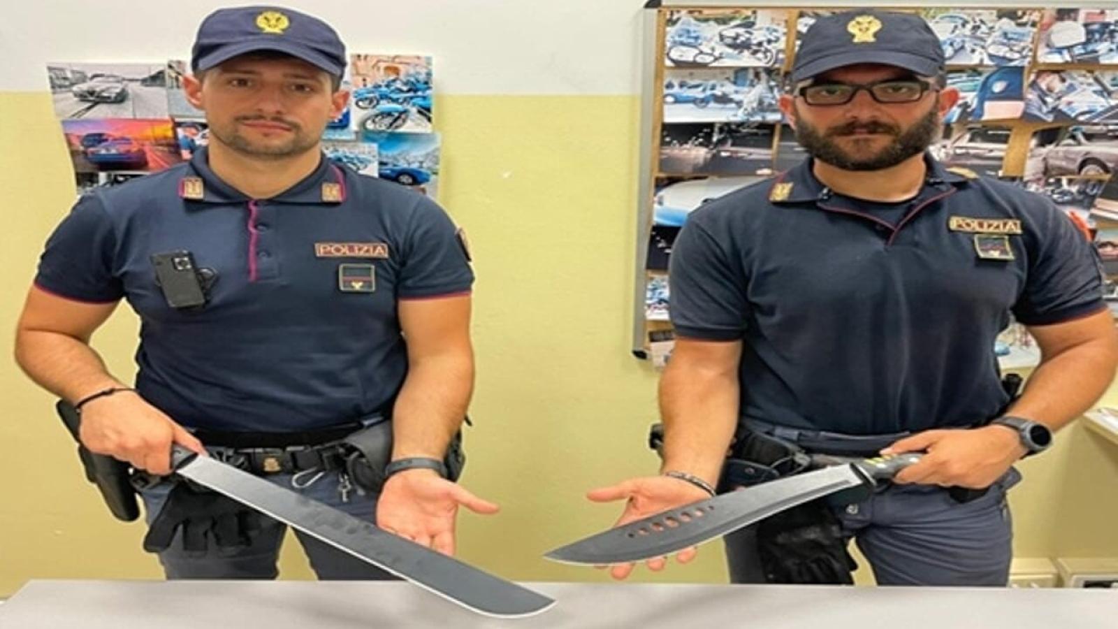 Minore sorpreso con armi in un'auto abbandonata: l'Arcella sotto i riflettori