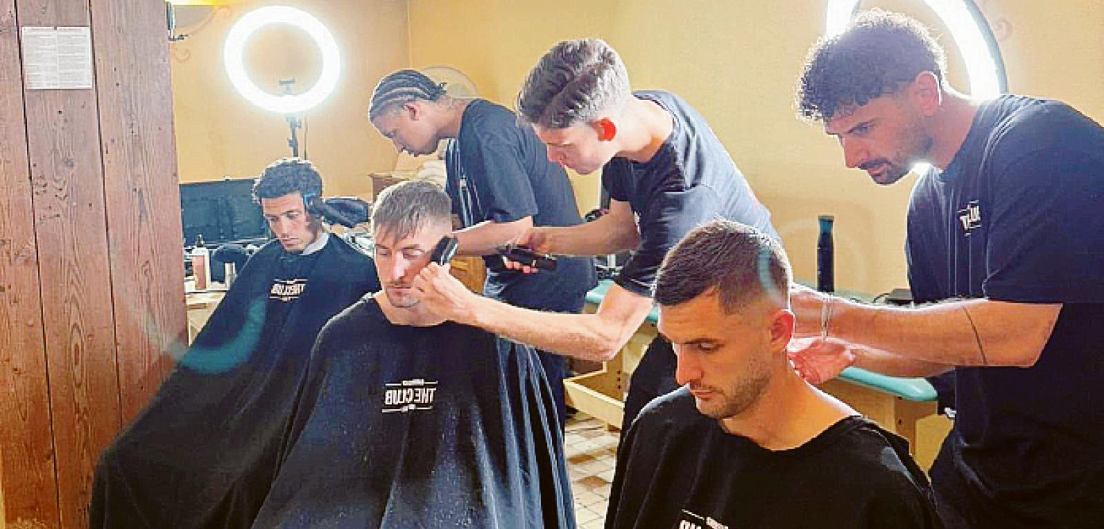 I barbieri di Cavarzere tagliano i capelli al Venezia calcio