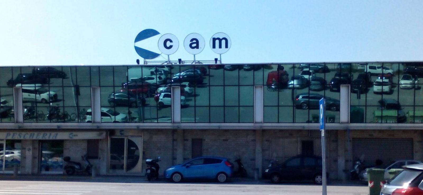 Crisi Cam, dipendenti senza stipendio