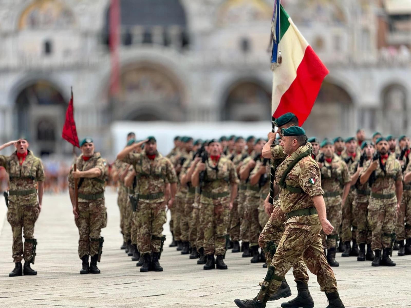La citt&agrave; omaggia i Lagunari