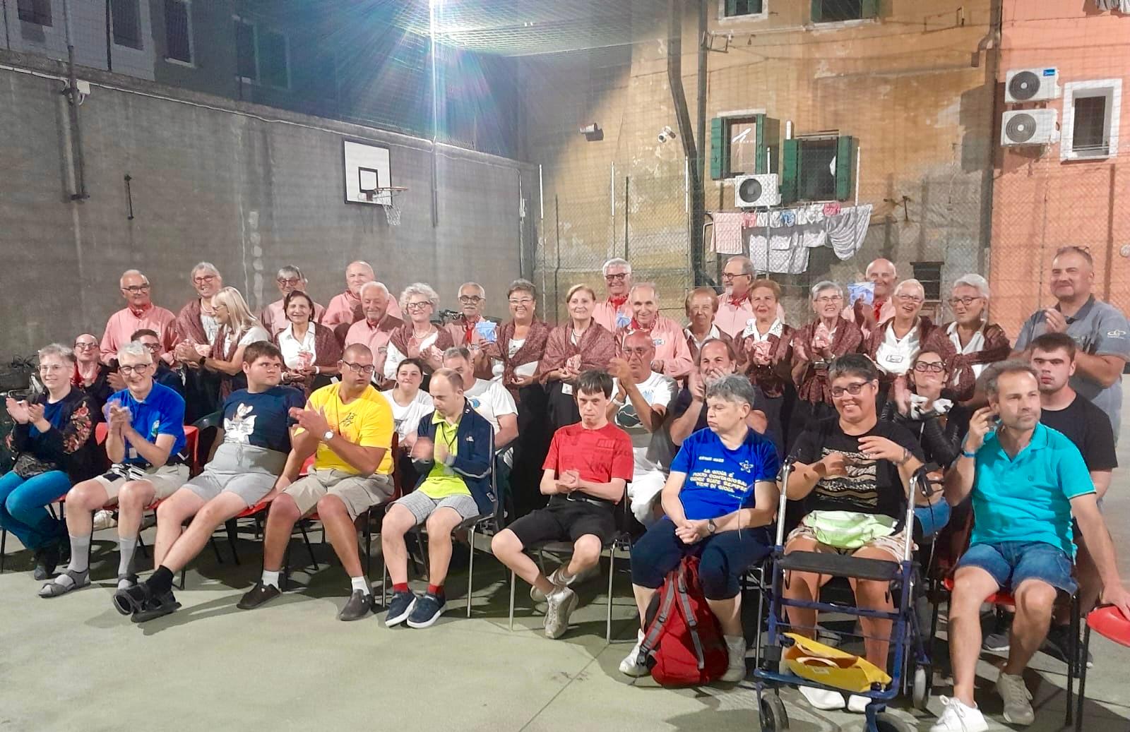 Tra voci, canti e solidariet&agrave; 