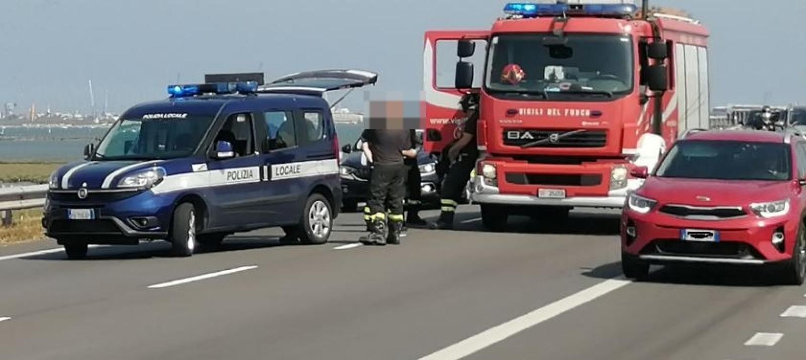 Scontro tra auto e furgone: un morto