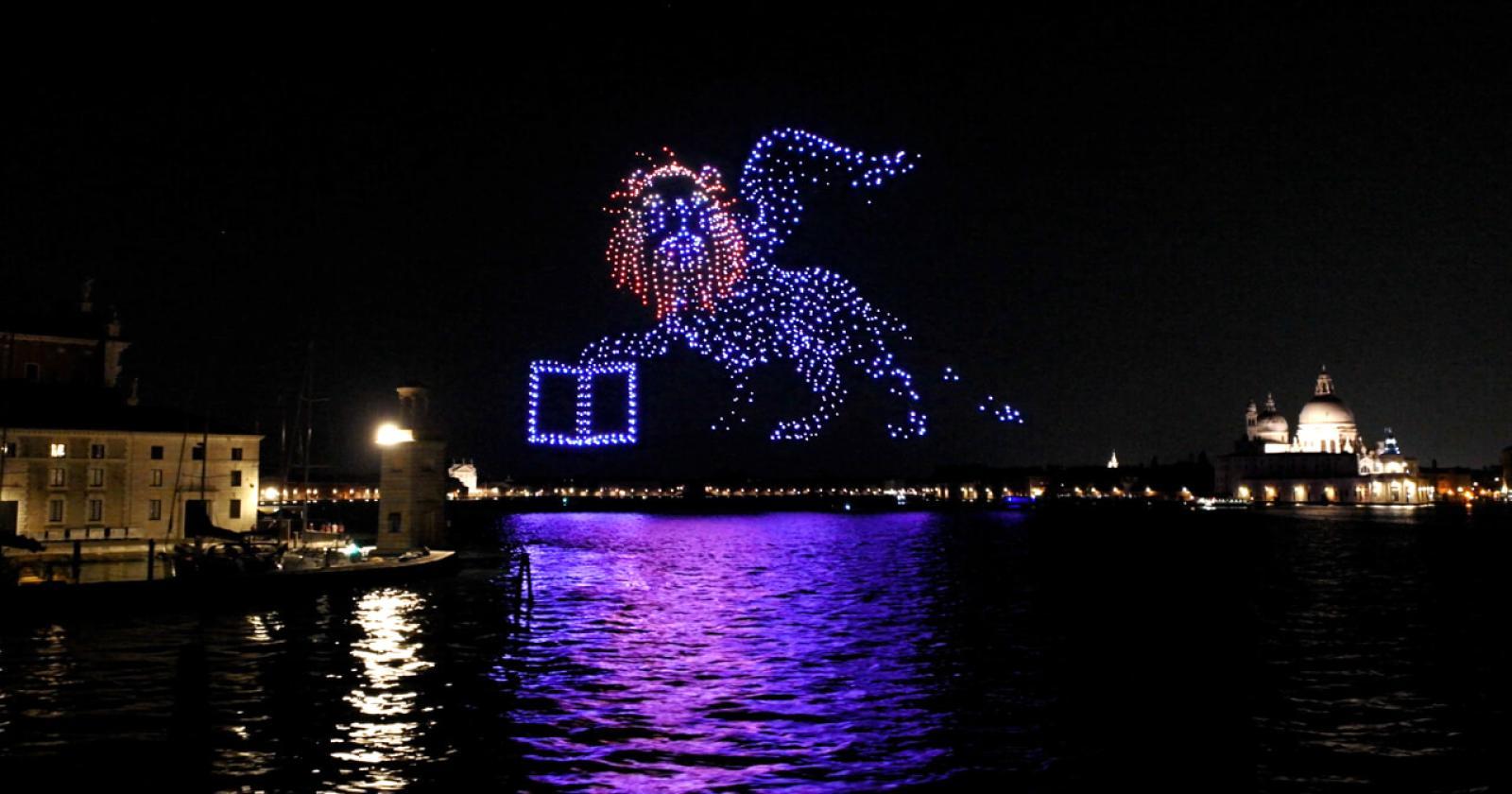 Il cielo diventa palcoscenico stasera il festival delle luci