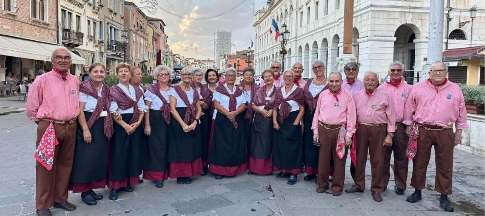 Il coro popolare in trasferta 