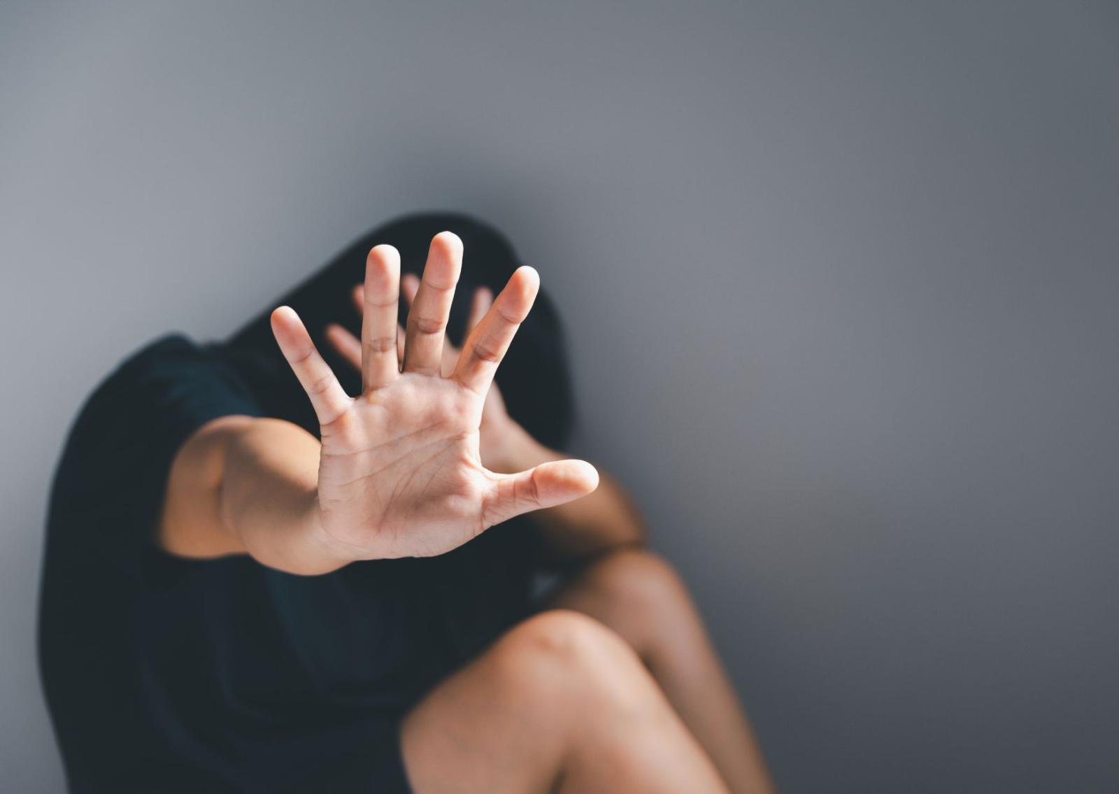 &ldquo;Violenza contro le donne, non esistono discriminazioni legate alla professione&rdquo;