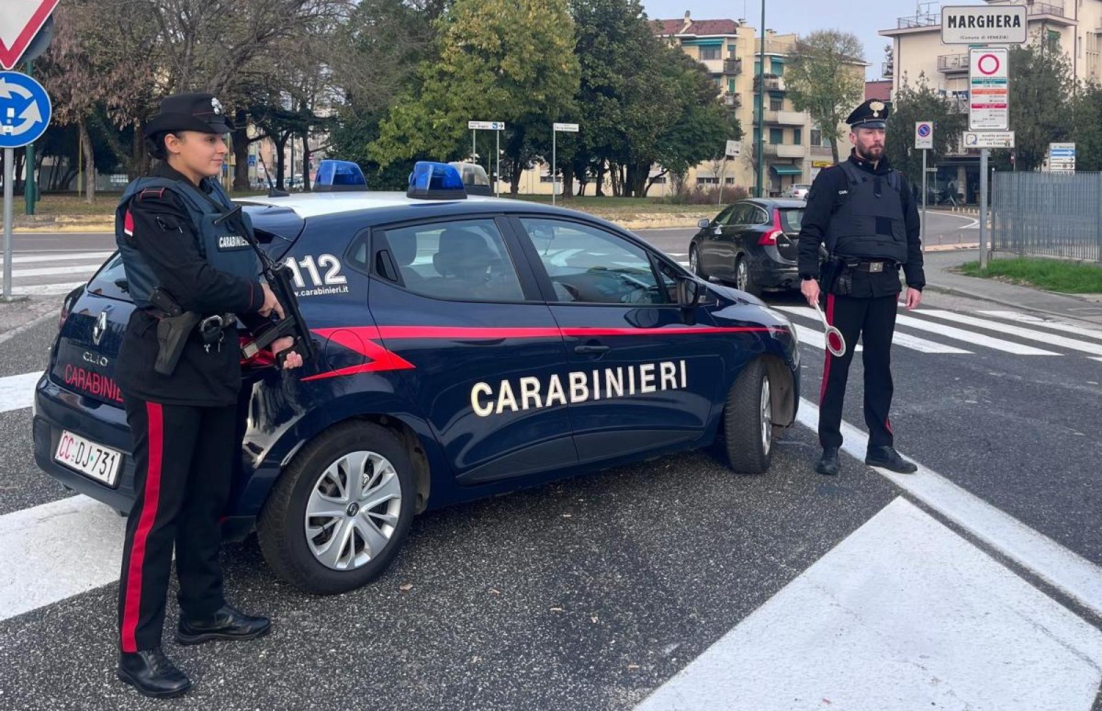 Su di lui pendevano una serie di reati commessi tra il 2013 e il 2015: scatta l'arresto