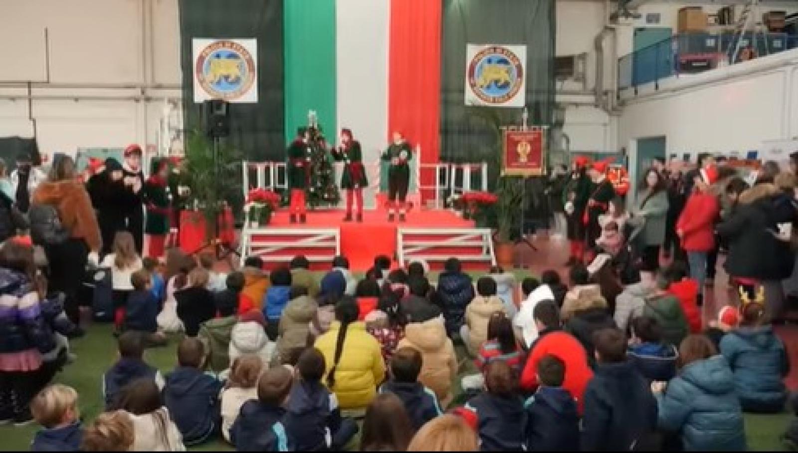 Venezia, la Polizia celebra il Natale con i bambini delle comunit&agrave; educative e le famiglie
