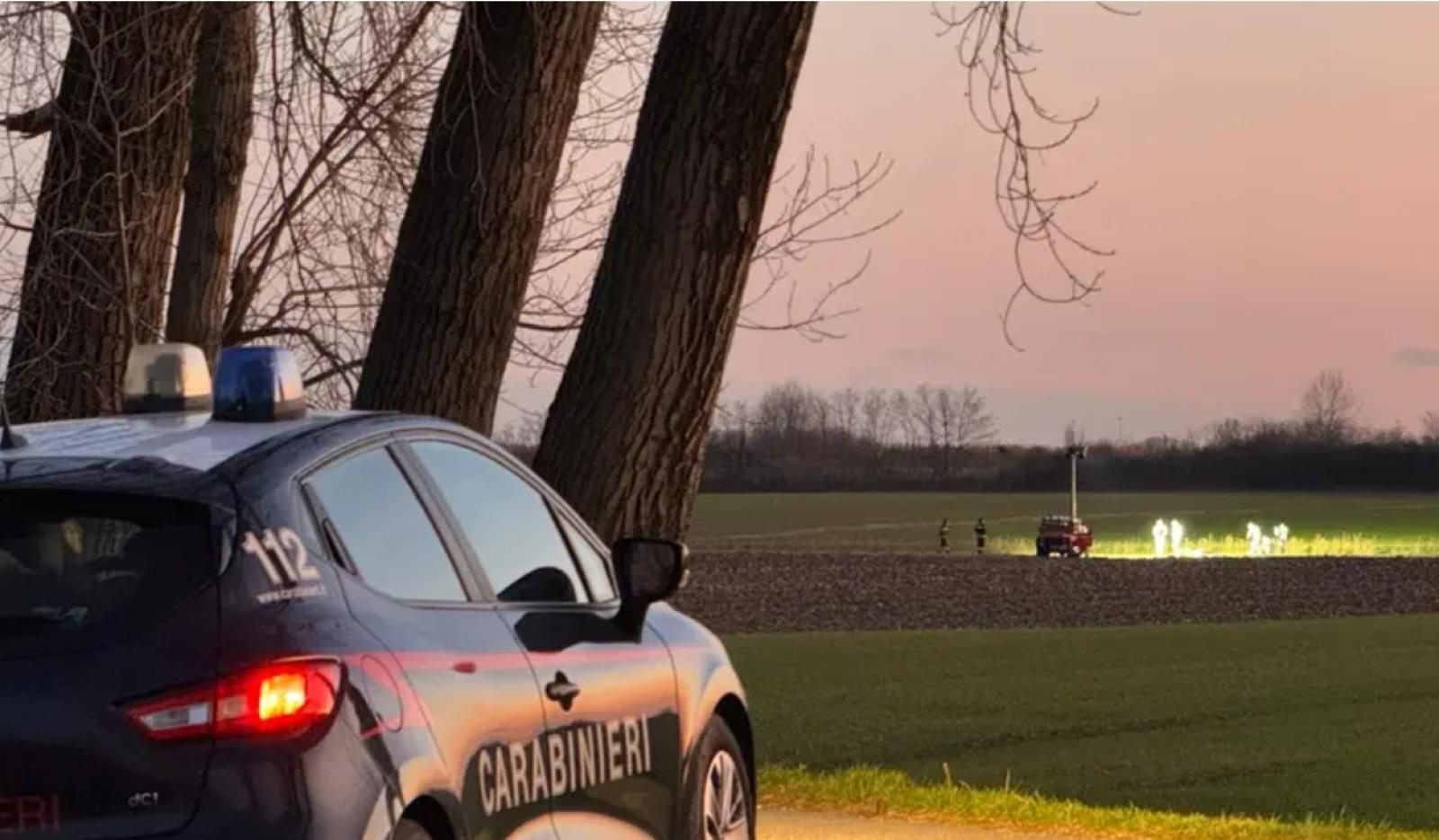 Orrore tra i campi, trovato un giovane morto