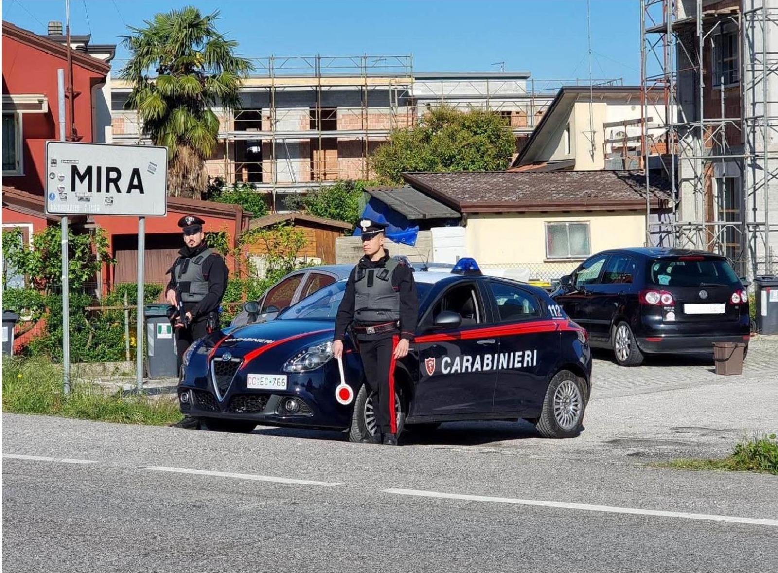 Maltratta la moglie: arrestato