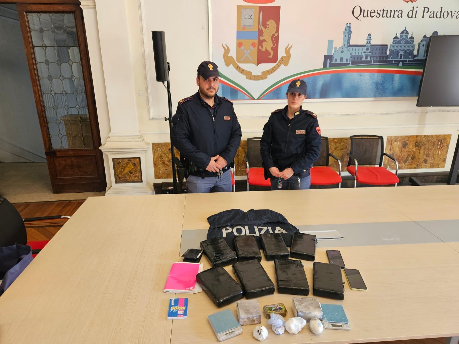 Cocaina nascosta nell&rsquo;auto, arrestata una coppia