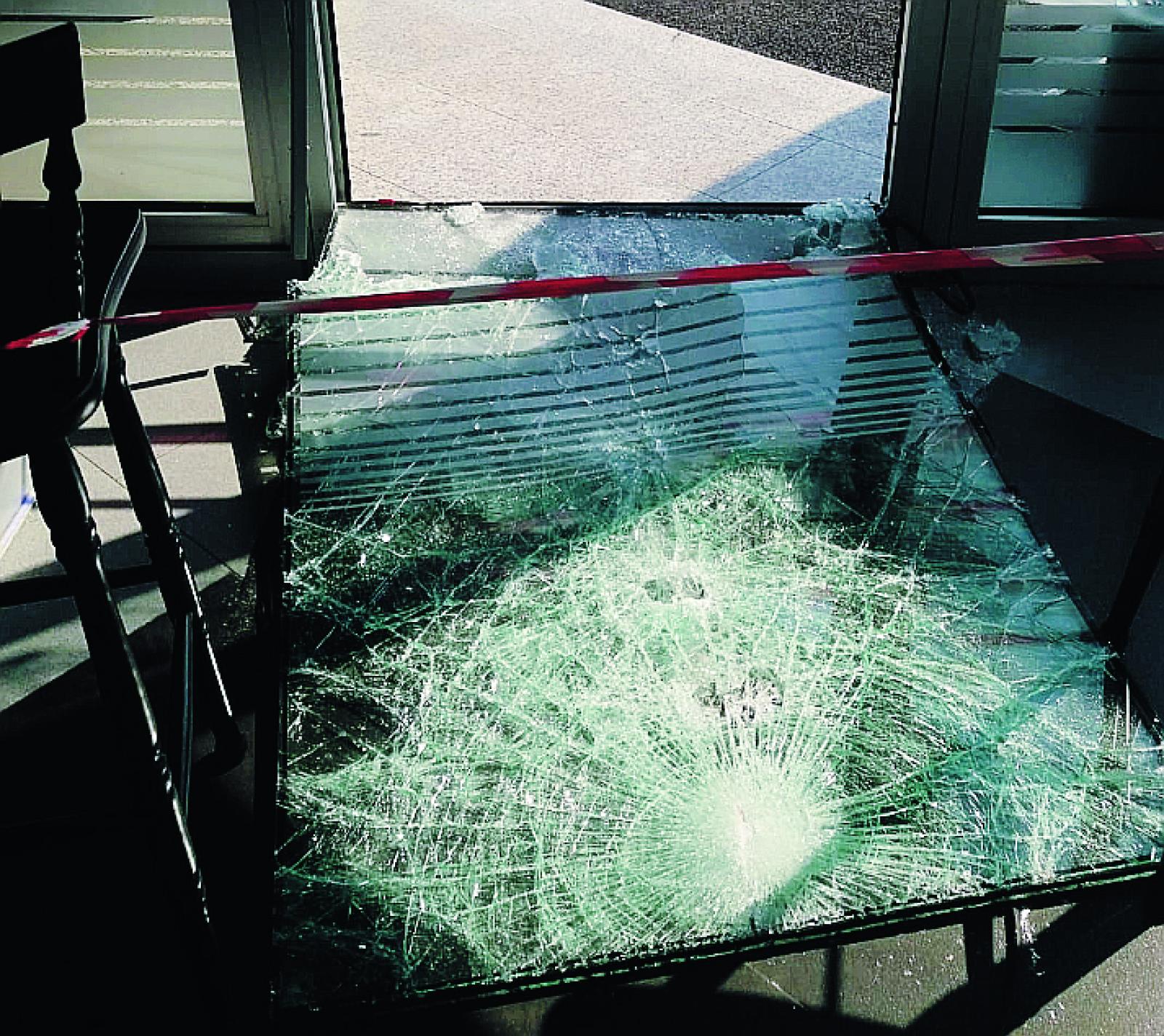 La notte delle spaccate colpiti vari negozi